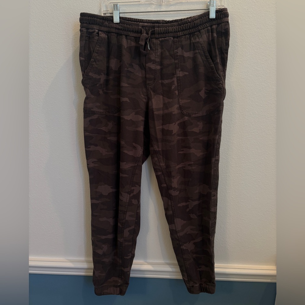 Athleta Women's Dark Camo Joggers